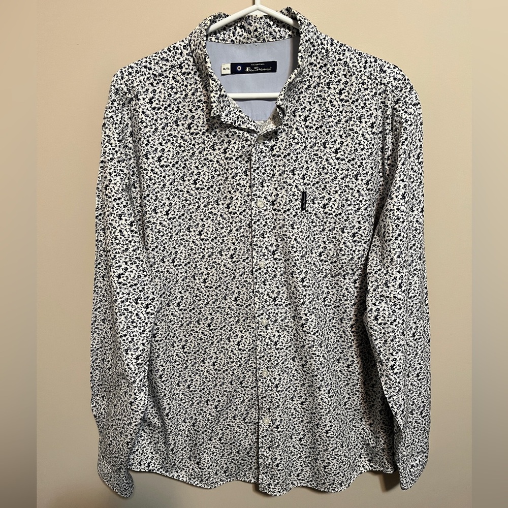 Ben Sherman Blue and White Floral Dress Shirt, size XXL